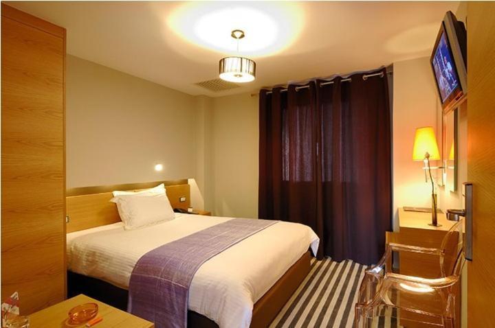 Galaxy City Center Hotel Patras Room photo